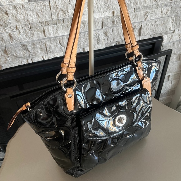 Vintage Coach Leah Patent Leather Tote - Picture 3 of 14